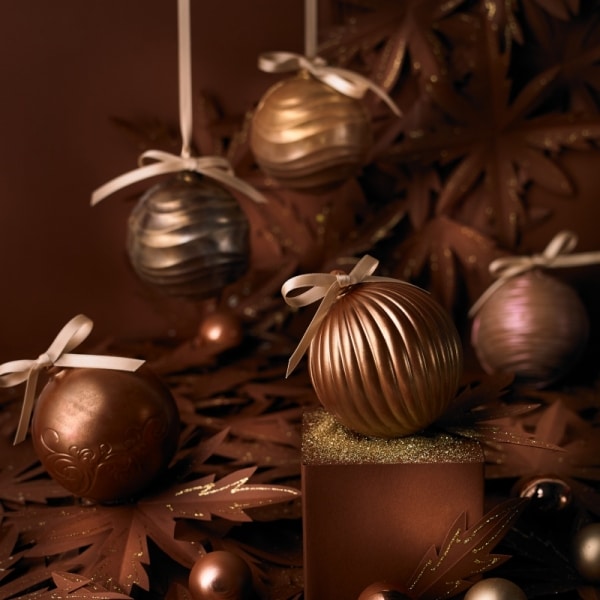 Styling & Konzept Weihnachtskugeln aus Schokolade